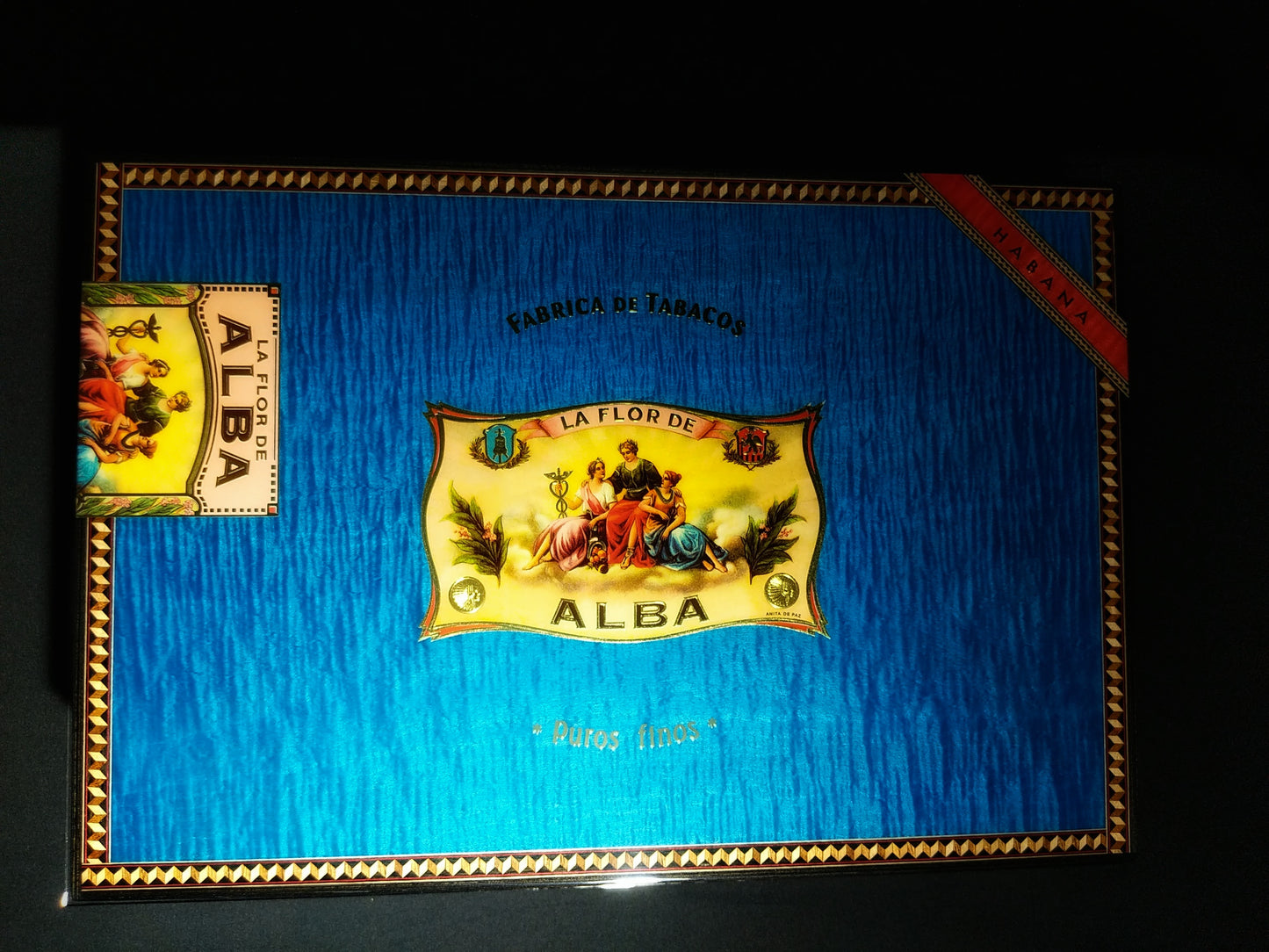 Elie Bleu Alba Blue Sycamore Humidor 110 count NIB