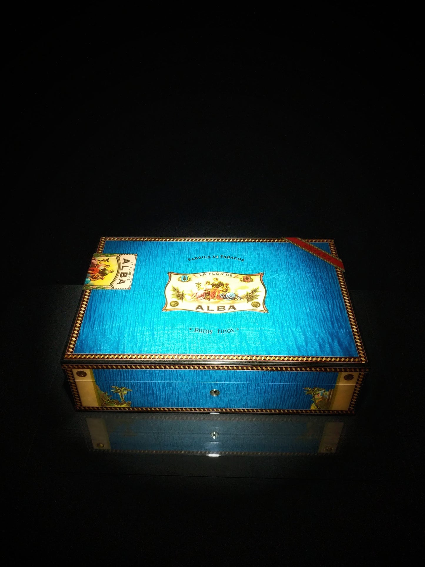 Elie Bleu Alba Blue Sycamore Humidor 110 count NIB