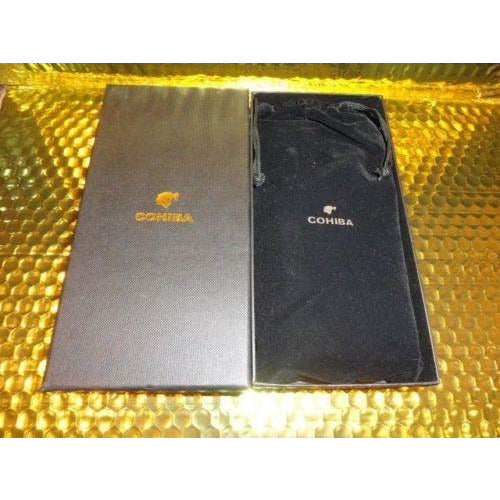 Black Carbon Fiber Case holds 3 Large cigars inside wood tubes