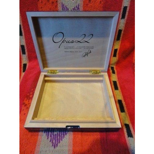 Fuente Opus 22 Ltd Blue Lacquer traveldor new in the box only 375 made