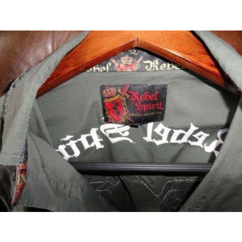 Rebel Spirit Mens Causal Shirt -Pre-Owned size Medium