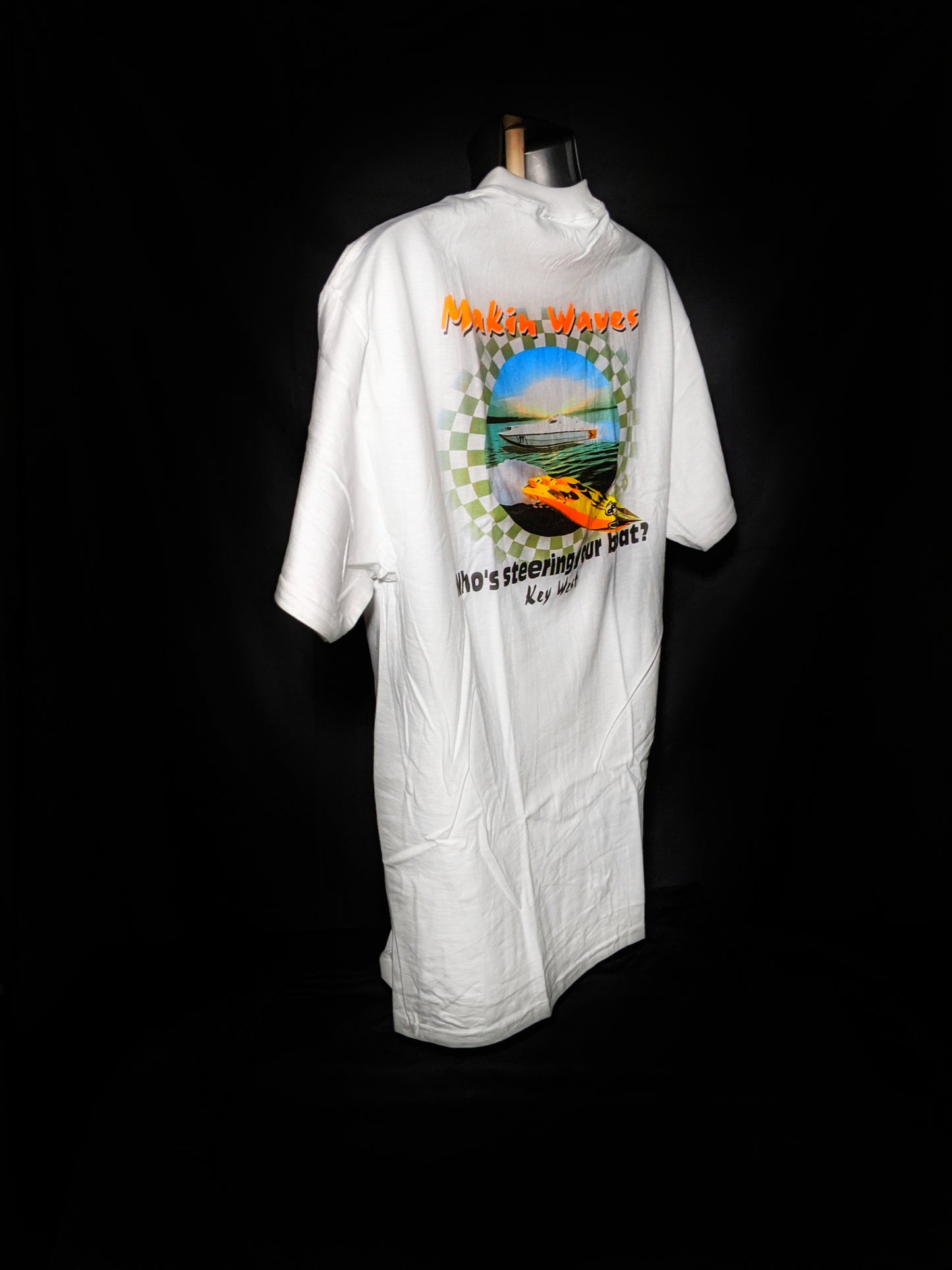 " Makin Waves "  Offshore Powerboat Beefy-T Shirt