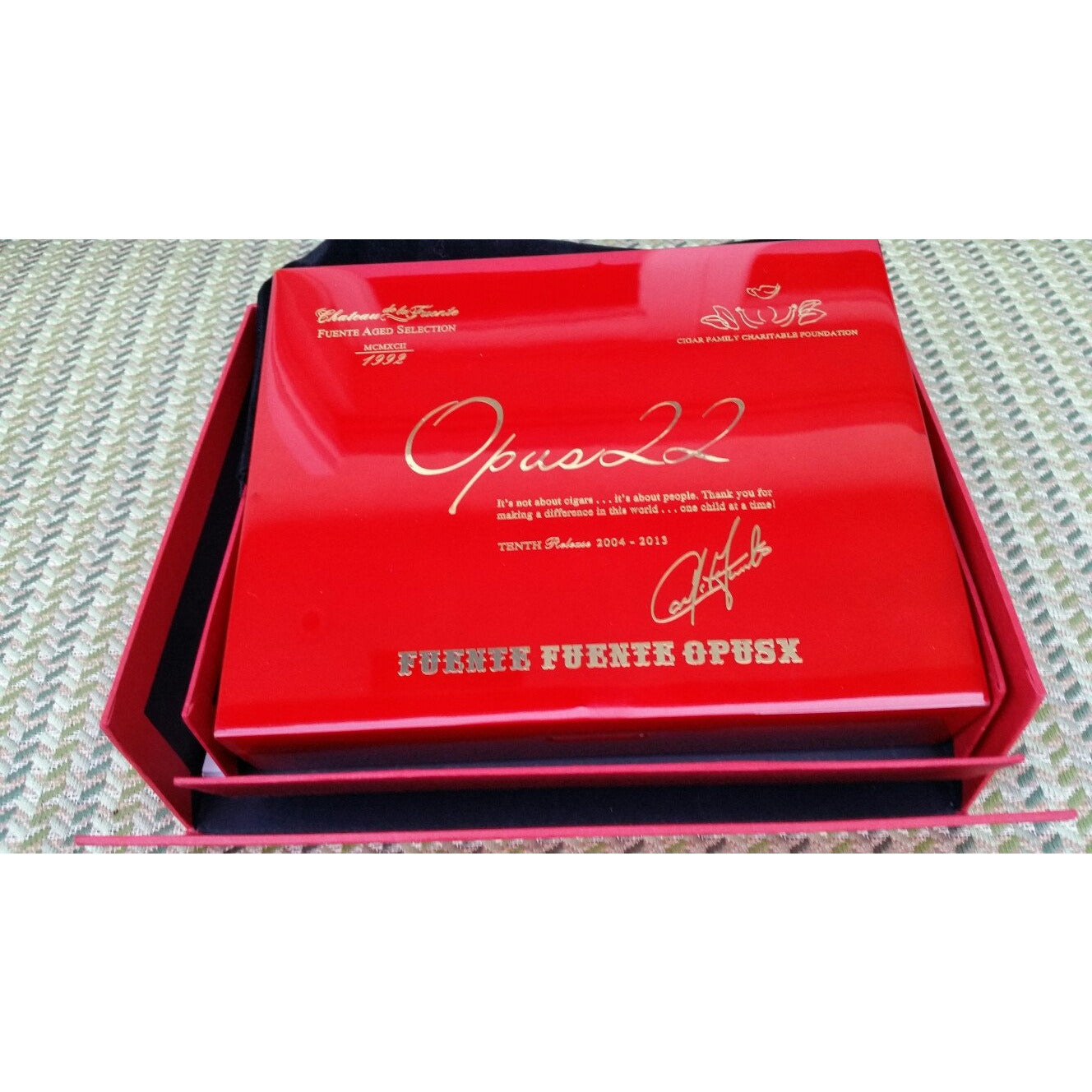 Opus X 22 Fuente Fuente Red Travel Humidor New I'm Original box