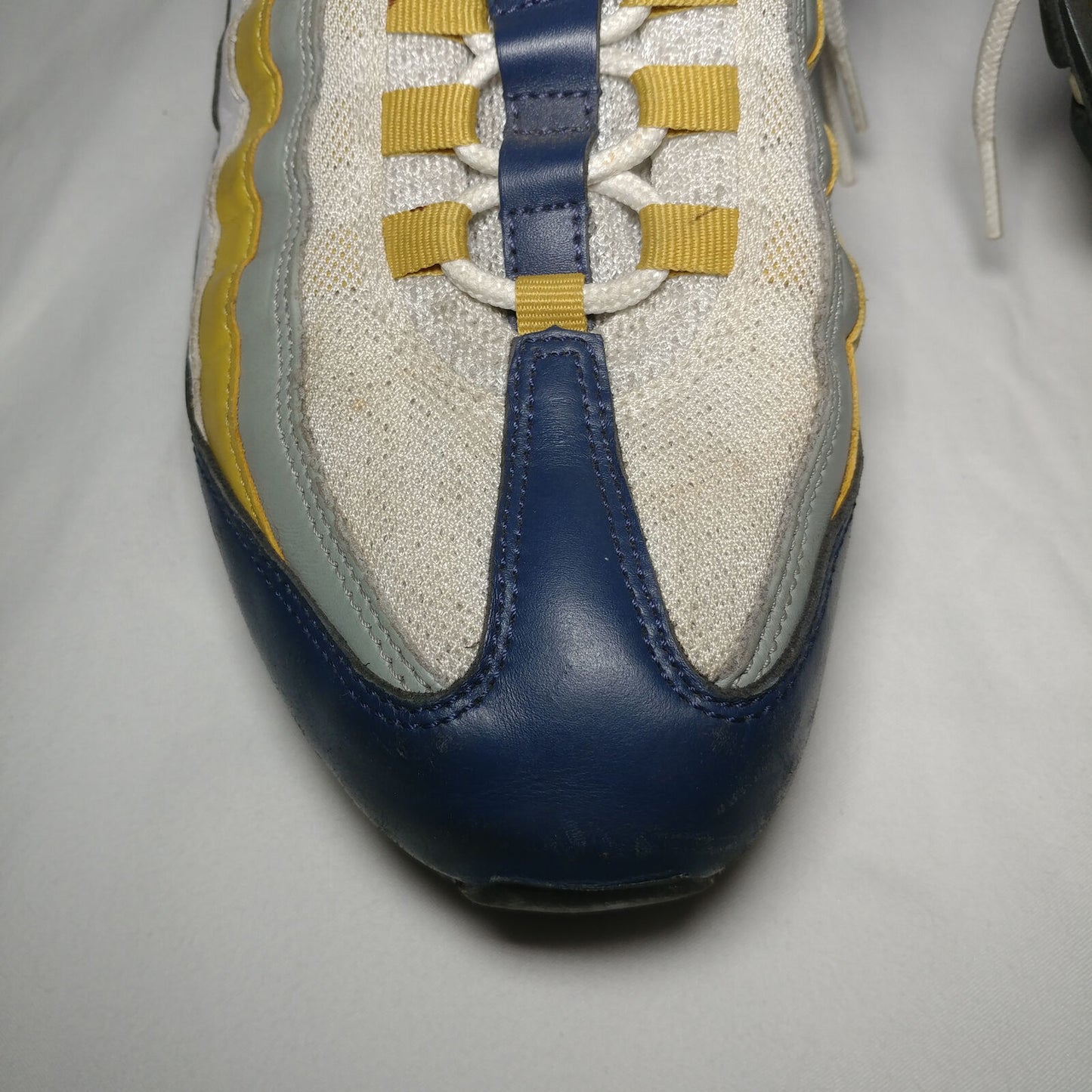 Nike | Mens Shoes | Flyknit Max | Size. 13 | USED