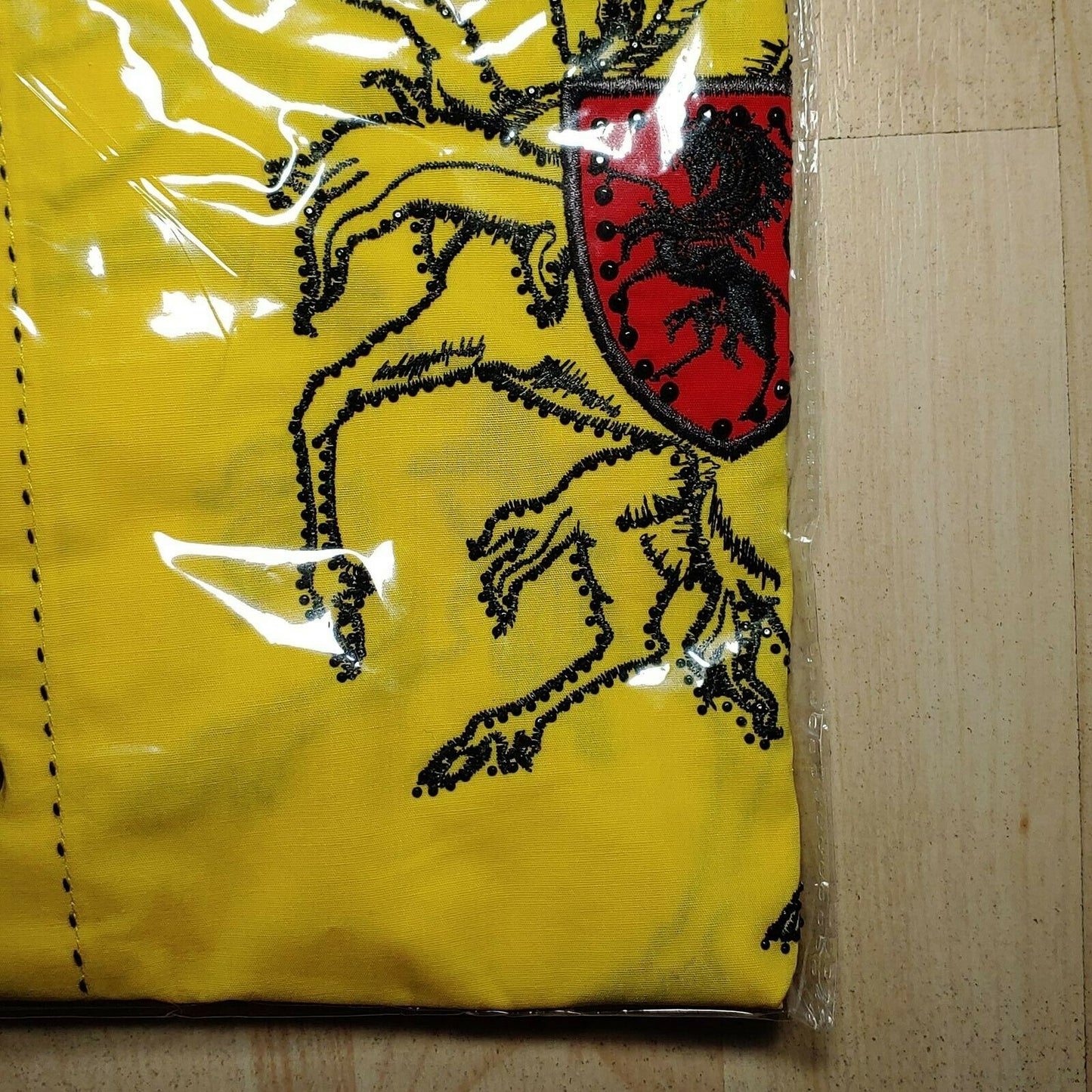 Victorious | Yellow | Men's M | Style: SH318 | RN: 108495