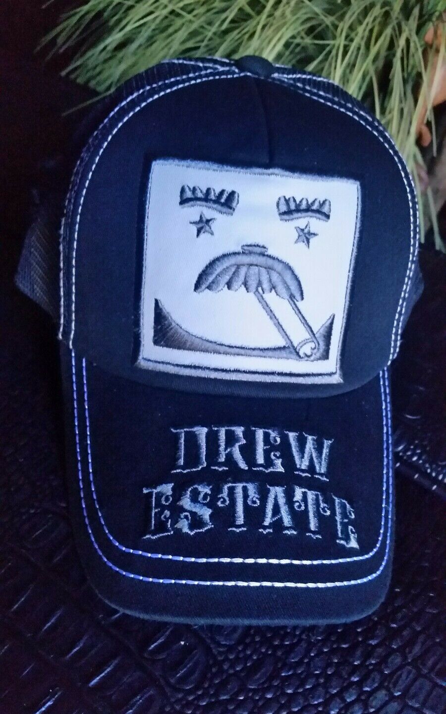 DREW ESTATE Mr. Drew Face Trucker Mesh Snapback OSFM Cap Hat