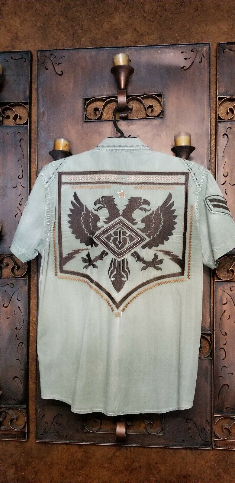 Roar Signature Short Sleeve Button Up Shirt Size Medium