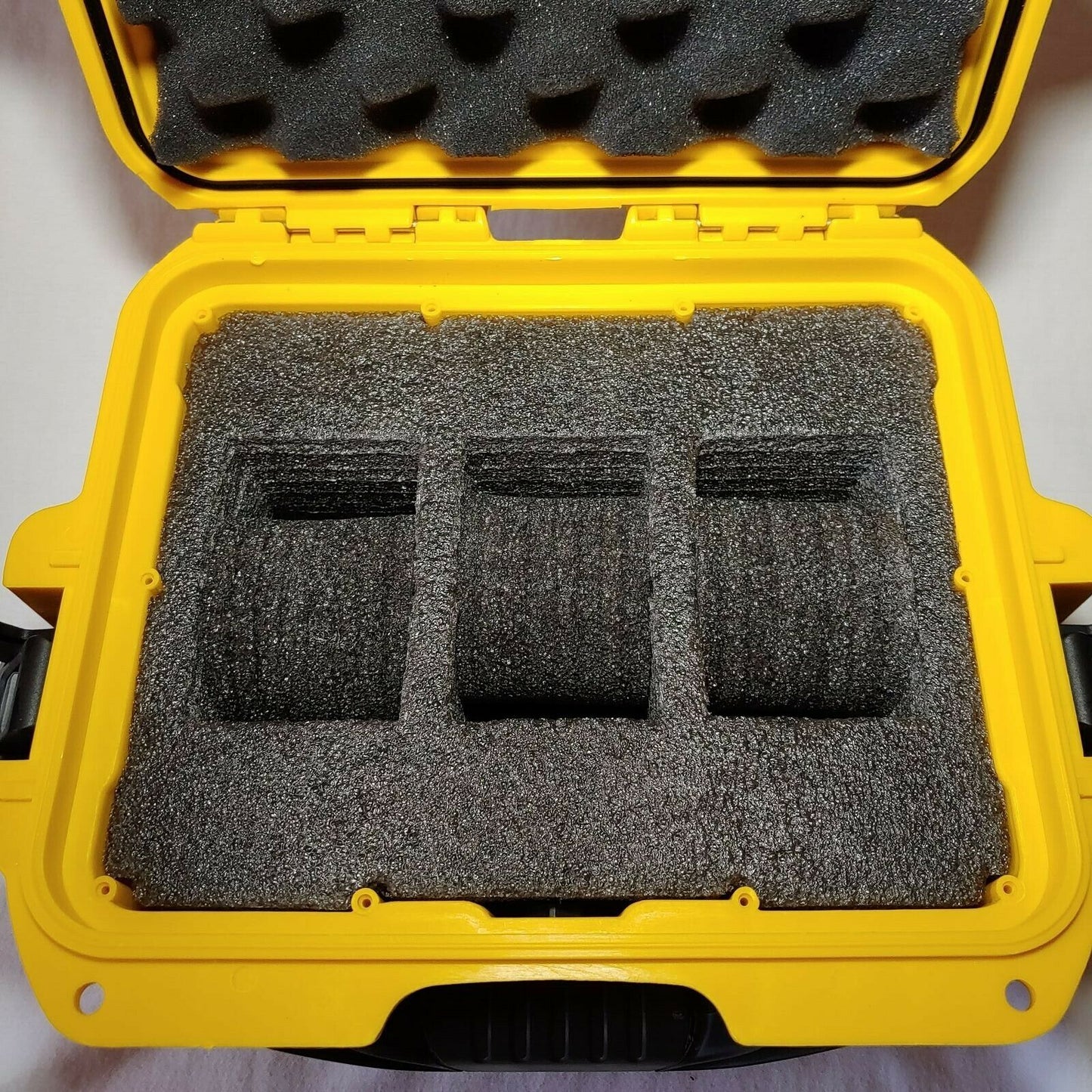 Invicta IG0097-SM1S-Y 3 Slot Yellow Plastic Watch Box Case