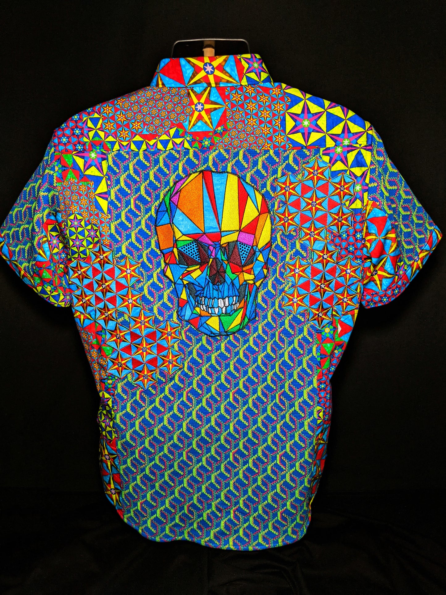 Robert Graham Prism Limited Edition Short Sleeve Shirt. Medium Size