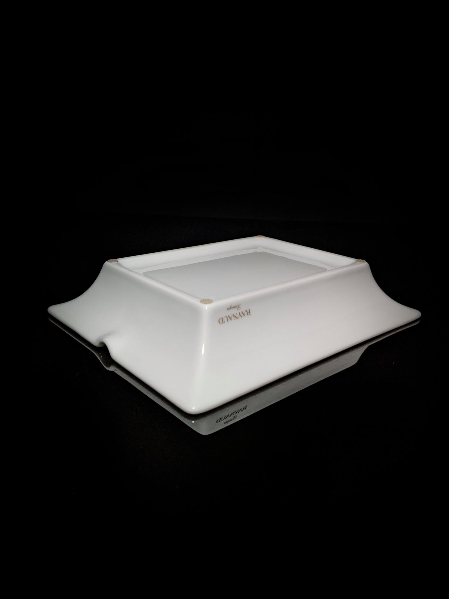 Elie Bleu Medal Black Cigar Ashtray