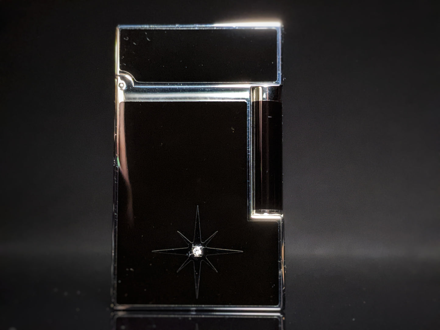 S.T.Dupont Diamond Solitaire L2 Lighter preowned in original box good condition