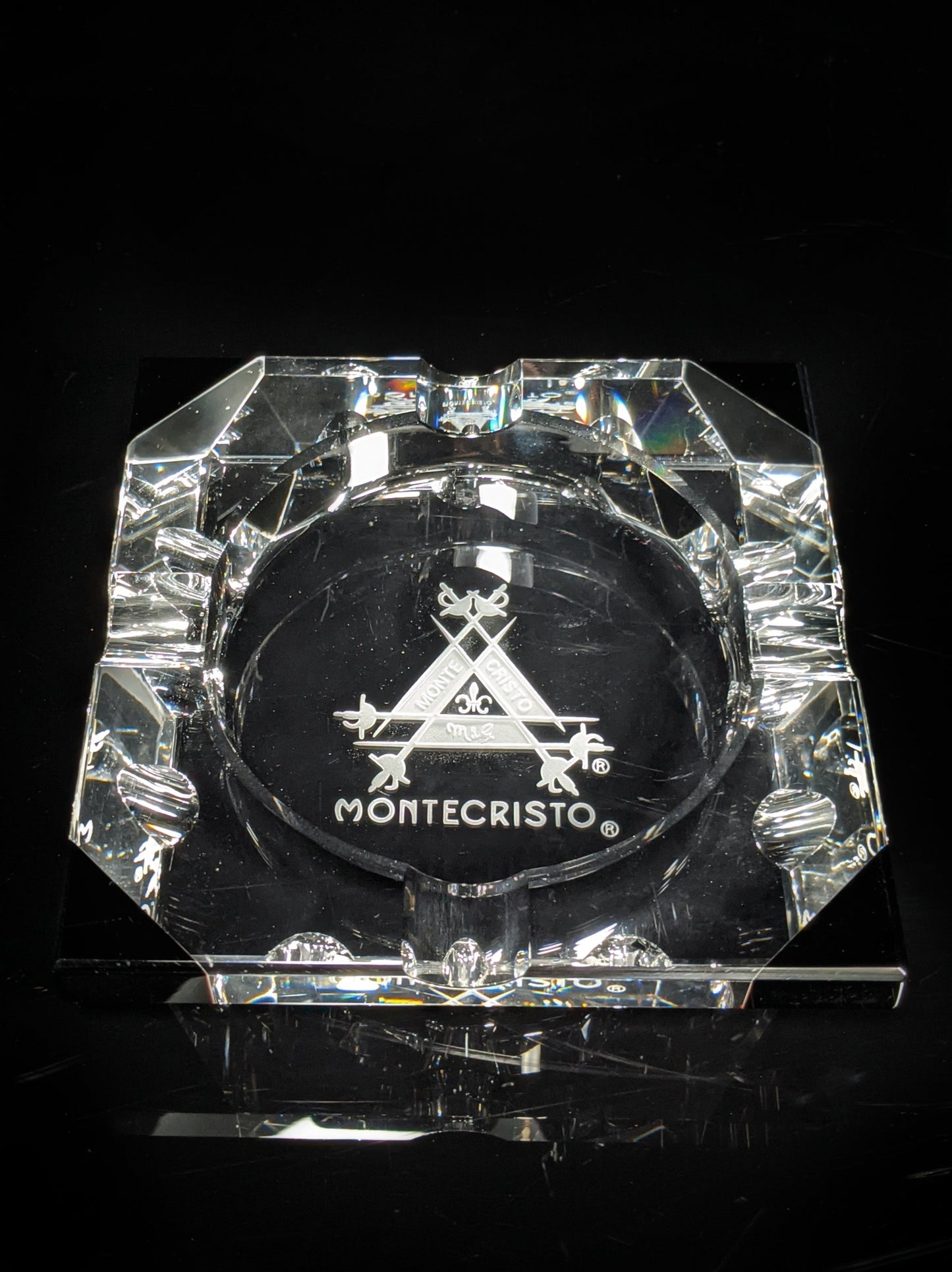 MONTECRISTO SIGNATURE CRYSTAL ASHTRAY Measure 6"square