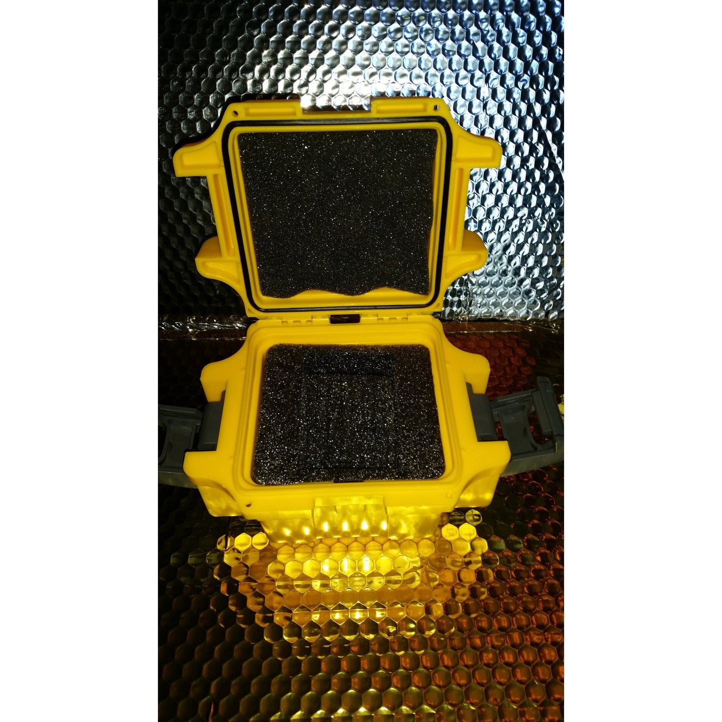 Invicta single slot watch case