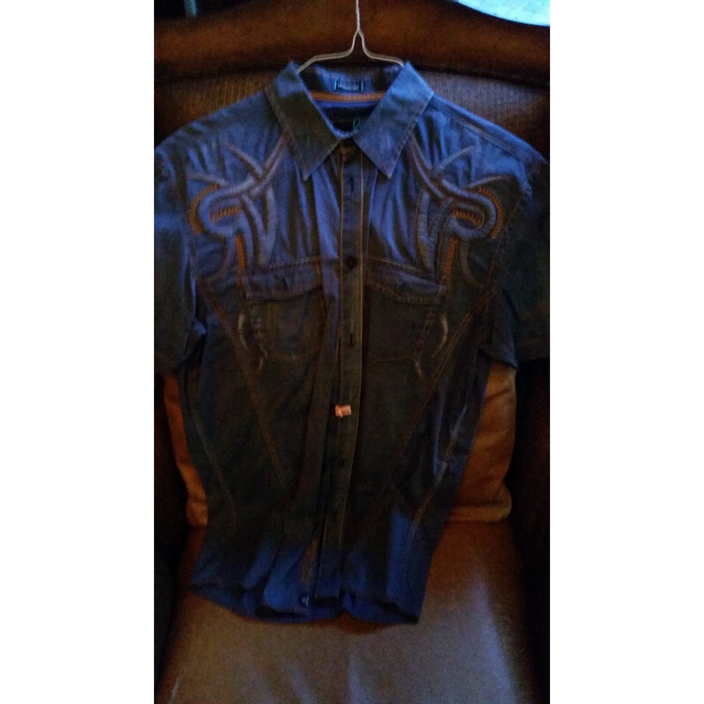 Roar Medium-sized Preowned Shirt