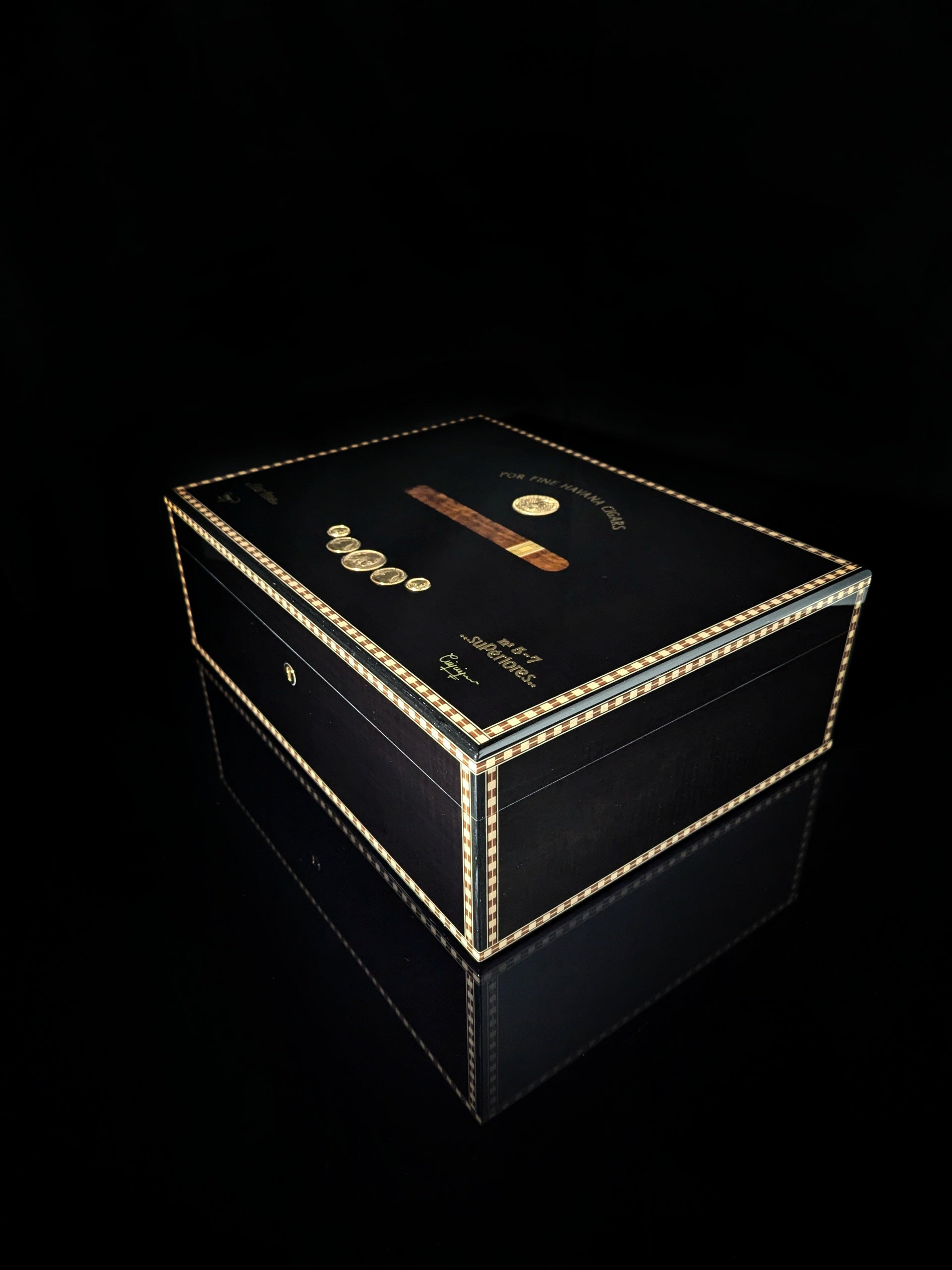 Elie Bleu Medals Black Sycamore humidor 200 count NIB
