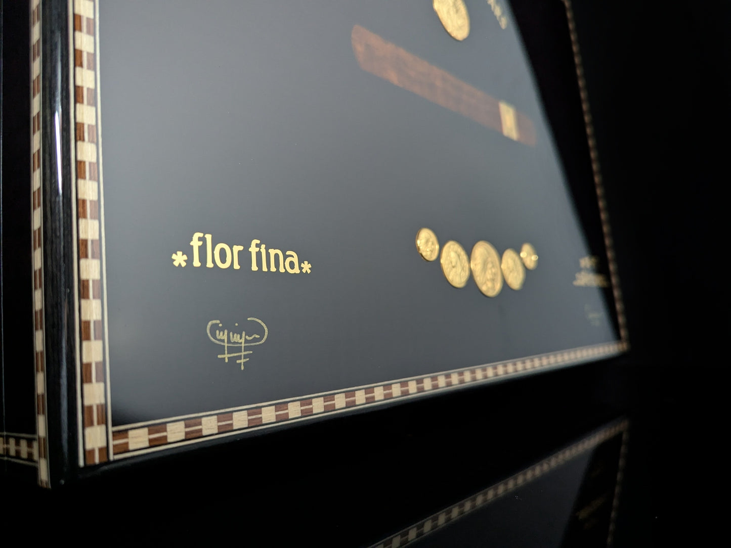 Elie Bleu Medals Black Sycamore humidor 200 count NIB