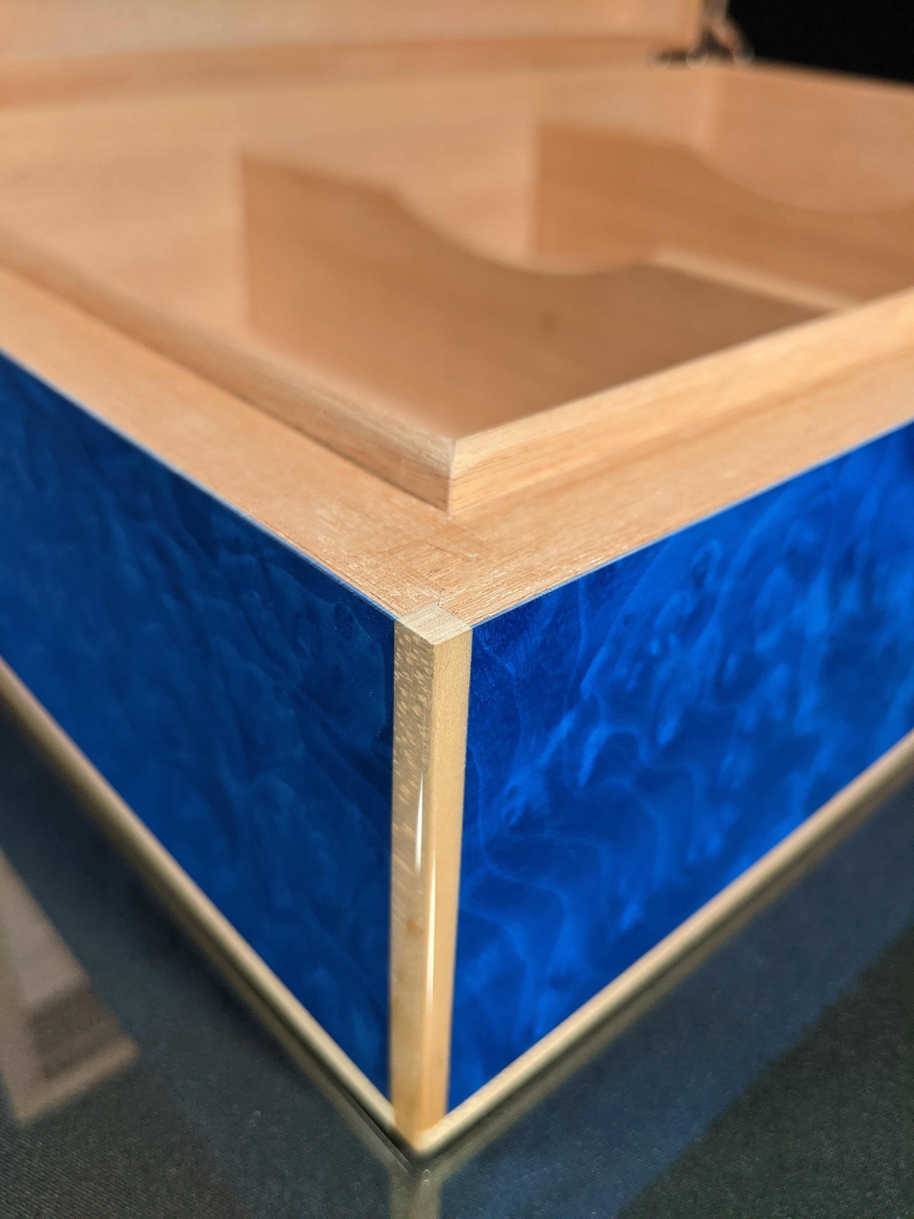 Elie Bleu Madrona Blue Sycamore Humidor — 110 Count