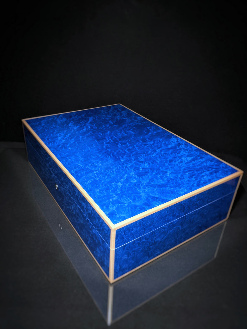 Elie Bleu Madrona Blue Sycamore Humidor — 110 Count