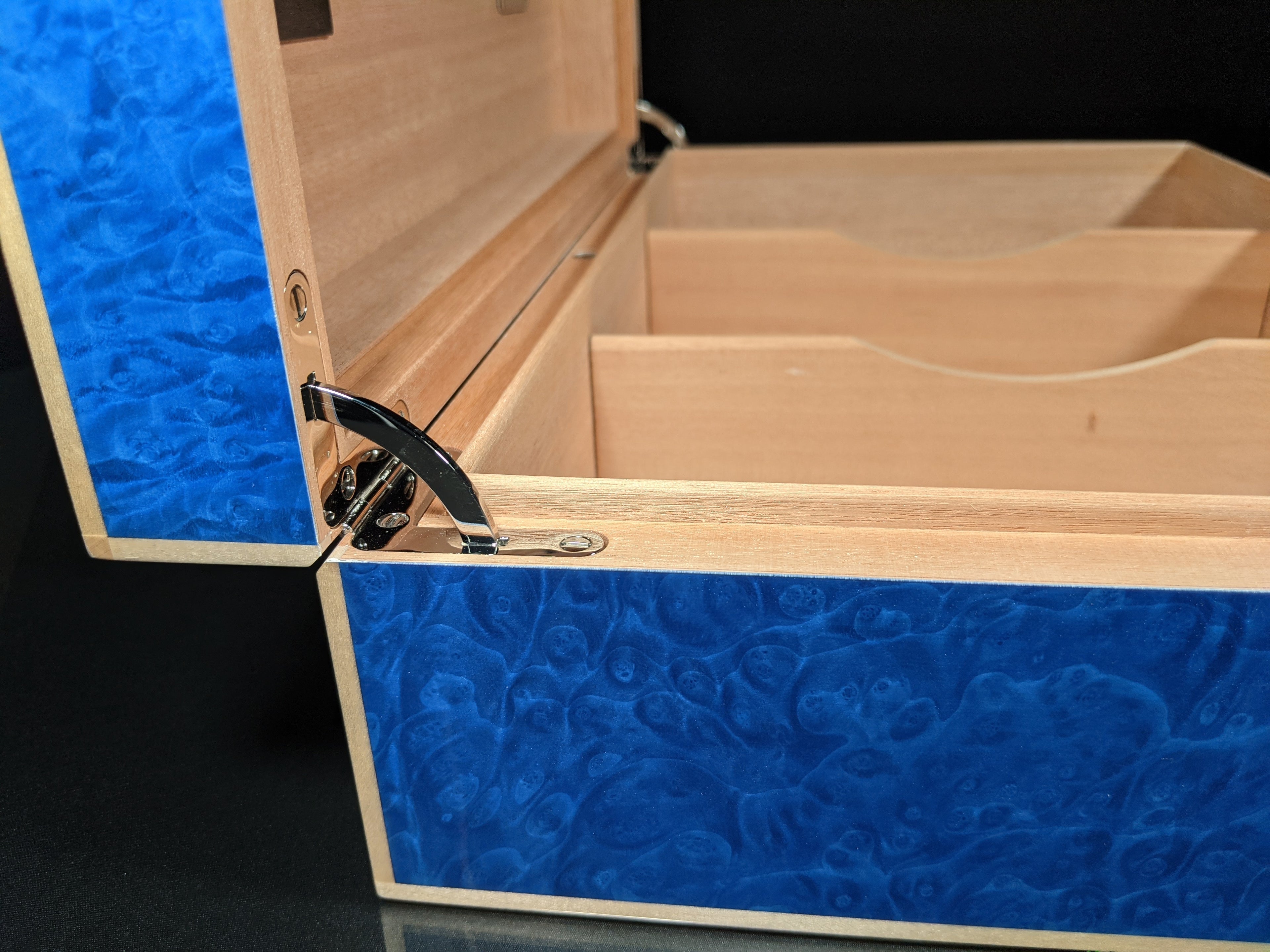 Elie Bleu Madrona Blue Sycamore Humidor — 110 Count