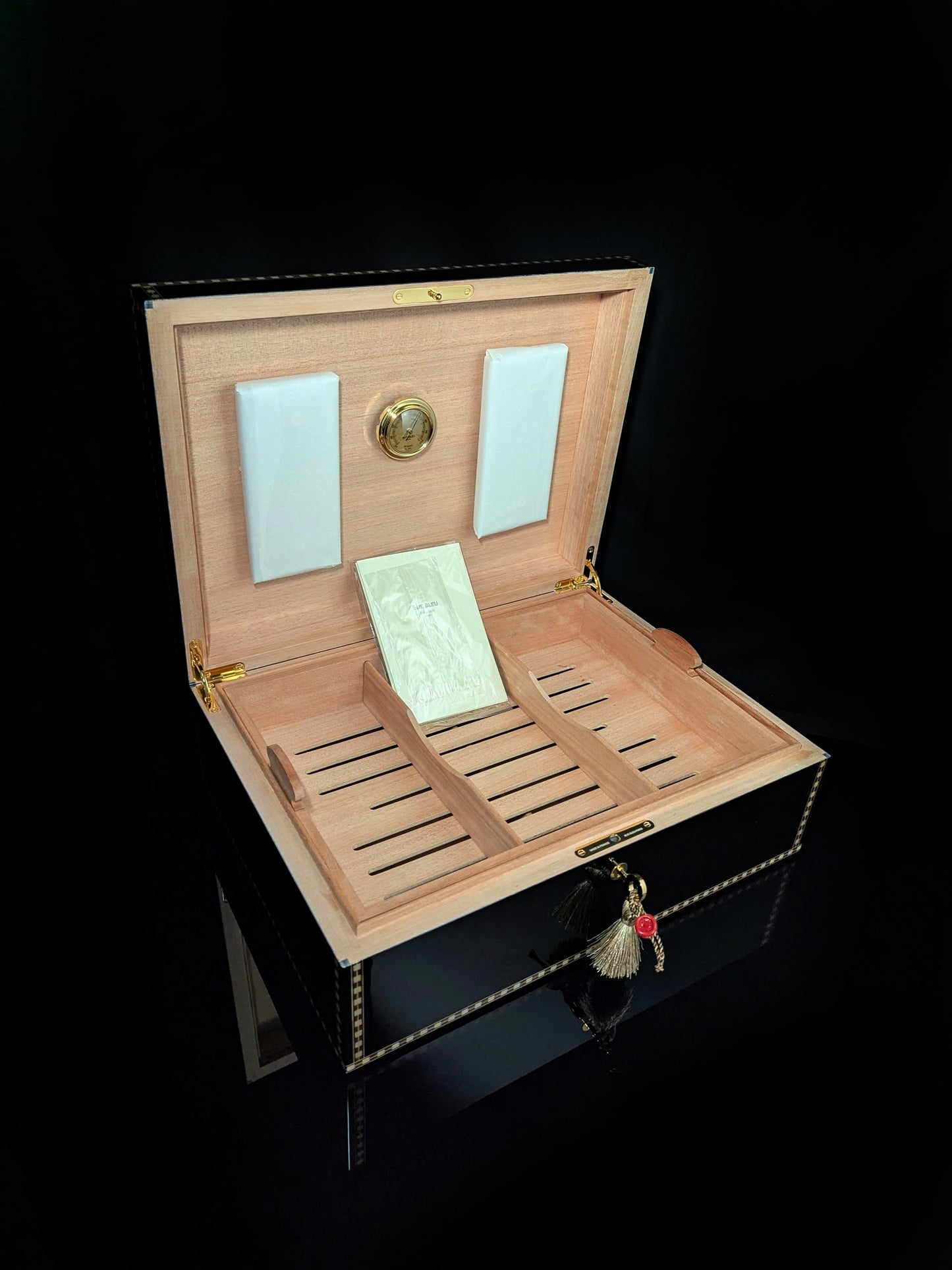 Elie Bleu Medals Black Sycamore humidor 200 count NIB