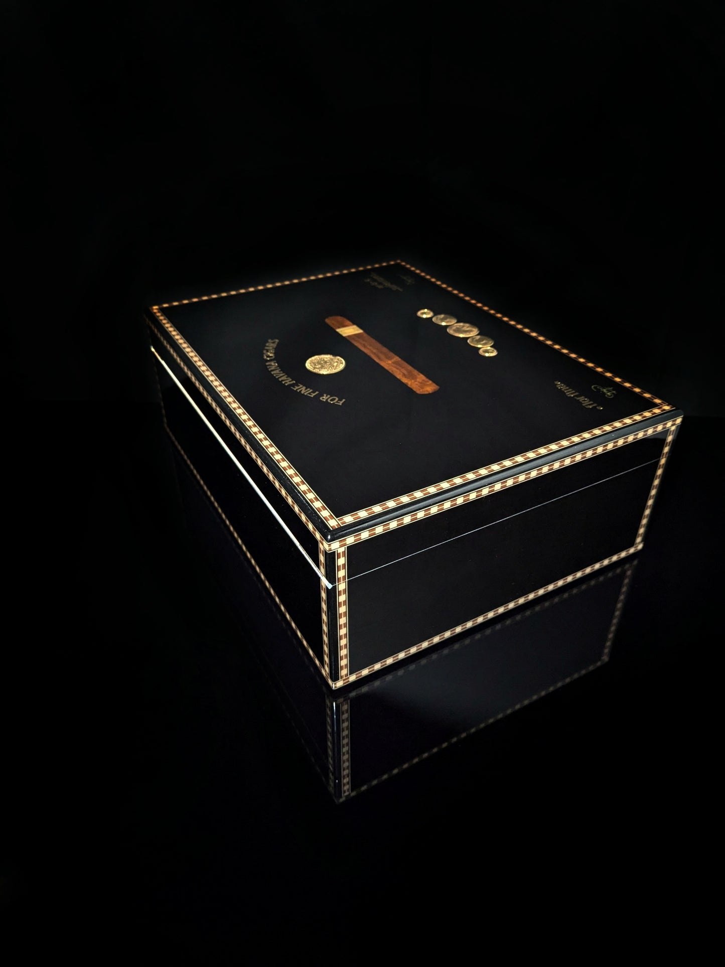 Elie Bleu Medals Black Sycamore humidor 200 count NIB