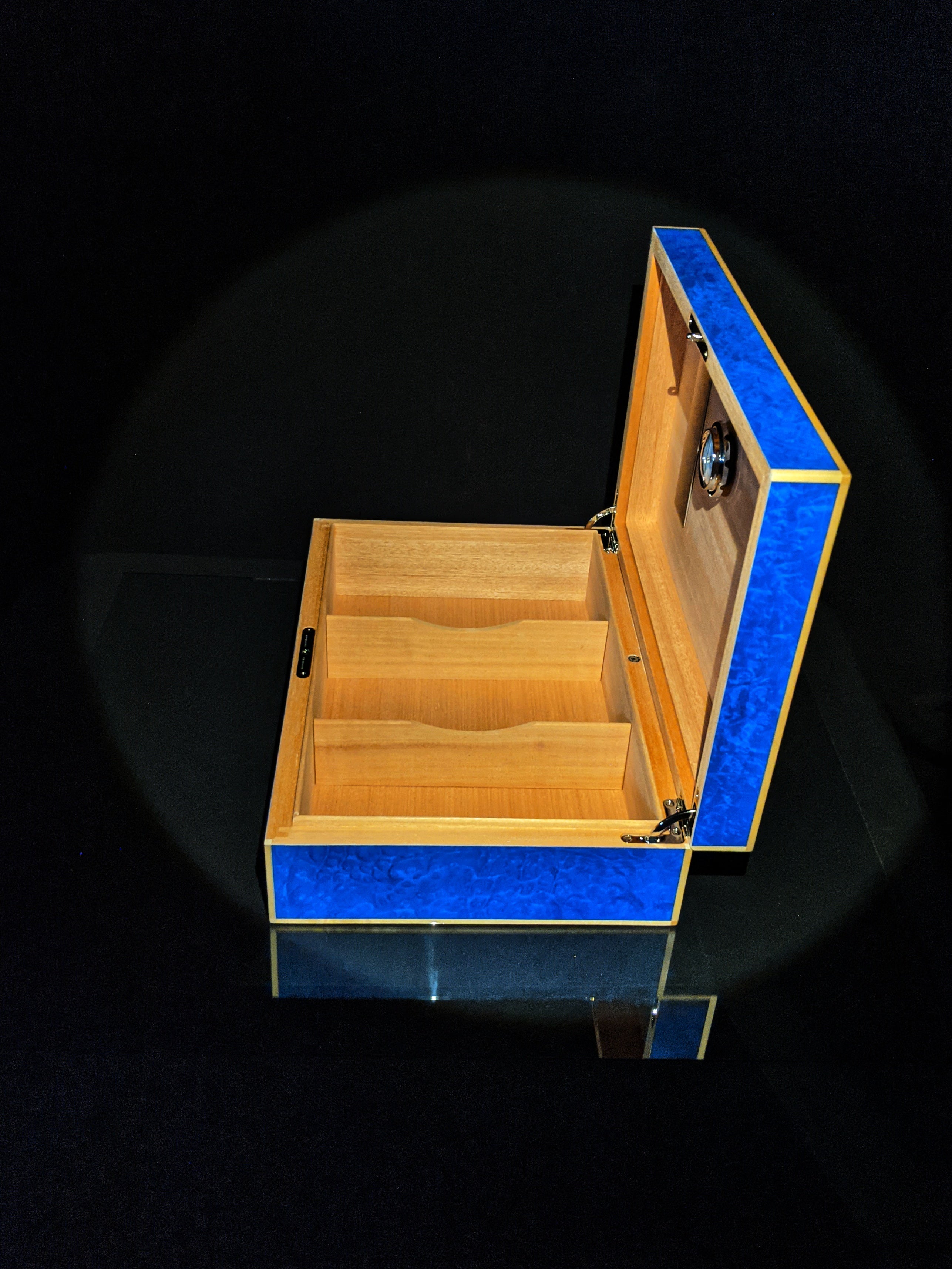 Elie Bleu Madrona Blue Sycamore Humidor — 110 Count