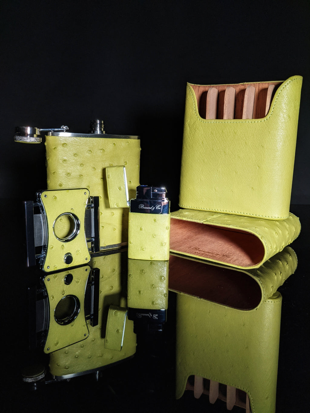 Brizard and Co. Havana Traveler — Genuine Ostrich Matcha Green with Cutter & Lighter