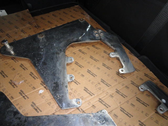 Merc 3 Litre 250 Wing Plate Center Engine