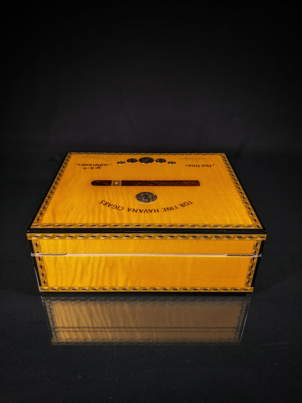 Elie Bleu Medals Yellow Sycamore  Humidor 75 Count