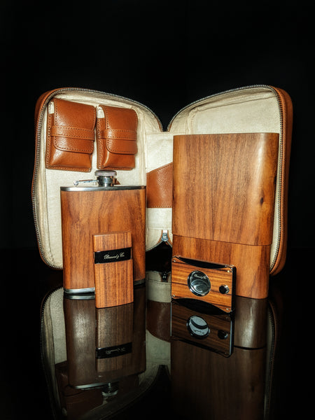 Brizard and Co Havana Traveler in Tan Leather with matching cutter and lighter NIB
