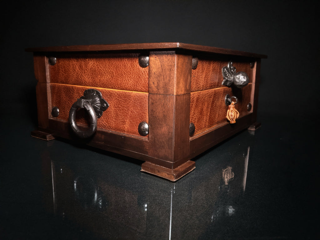 Brizard and Co. - The "Chesterfield" Humidor - 60/70 Count