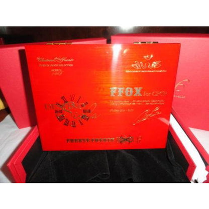 Fuente Opus 6 Ltd Red Lacquer traveler in the original box only 375 made
