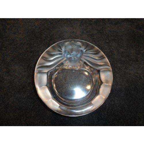 LALIQUE Tete De Lion Ashtray comes without the original box
