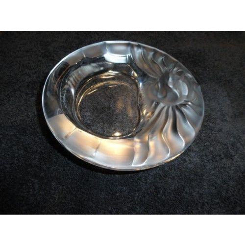 LALIQUE Tete De Lion Ashtray comes without the original box
