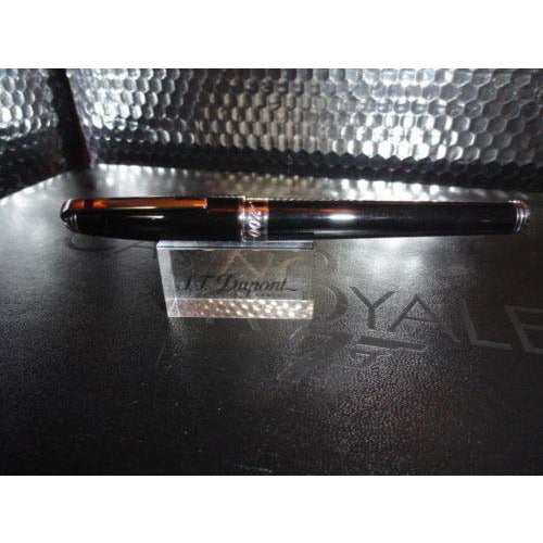 casino royale ltd edition s.t.dupont  fountain pen preowned no box