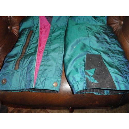 Spyder Ski Suit made with Gore-Tex machine wash in good condition