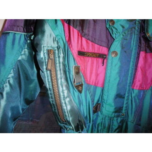 Spyder Ski Suit made with Gore-Tex machine wash in good condition