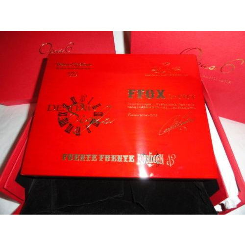 Fuente Opus 6 Ltd Red Lacquer traveler in the original box only 375 made