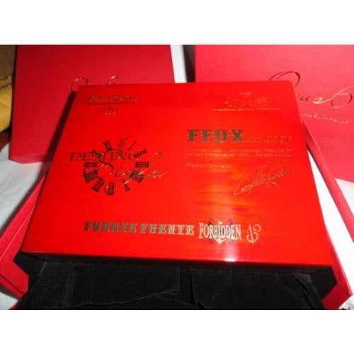 Fuente Opus 6 Ltd Red Lacquer traveler in the original box only 375 made
