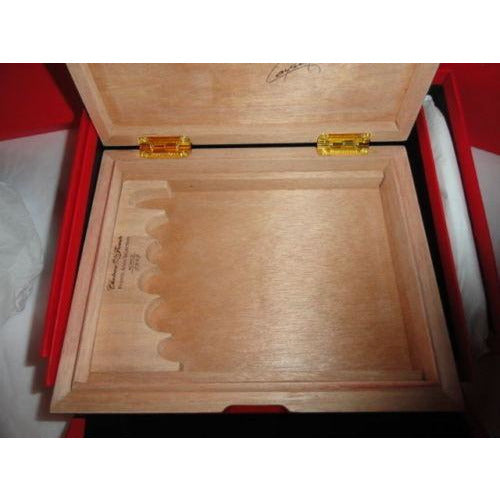Fuente Opus 6 Ltd Red Lacquer traveler in the original box only 375 made
