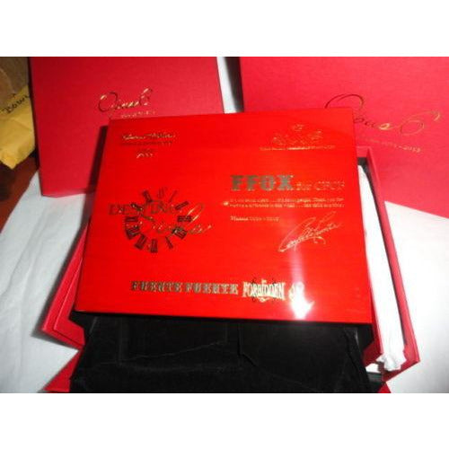 Fuente Opus 6 Ltd Red Lacquer traveler in the original box only 375 made