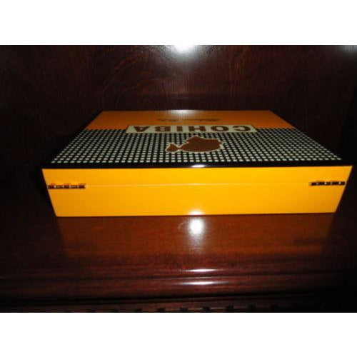 travel humidor new in the original box
