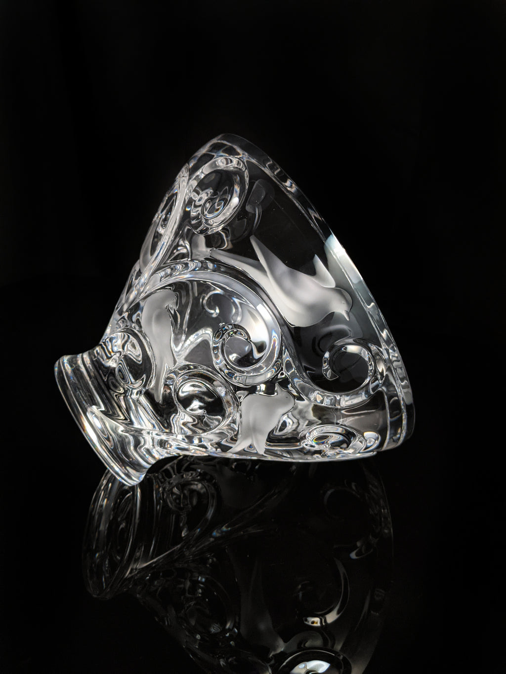 Lalique Vérone Crystal Bowl