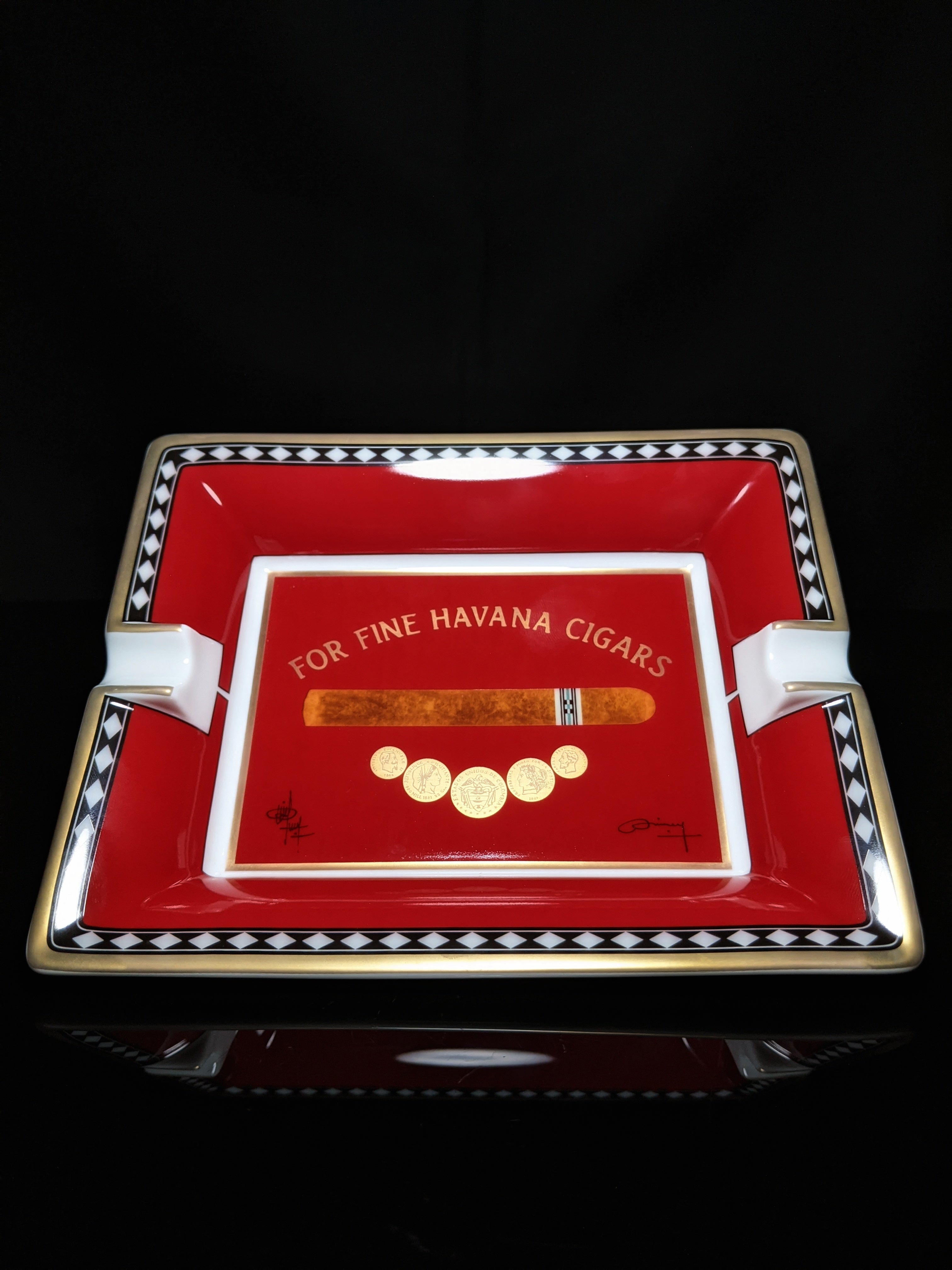 Elie Bleu Medals Red Ashtray new in the original box made in France