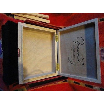 Fuente Opus 22 Ltd Red  Lacquer  traveler in  the original box only 375 made