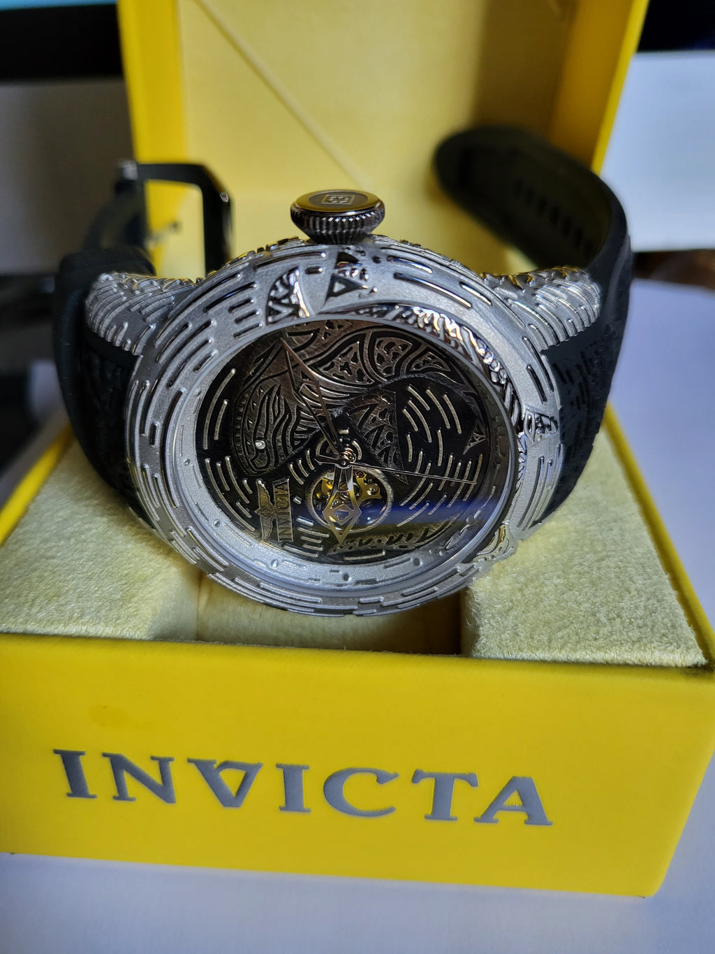 Invicta Maori Shark watch Model no. 26425
