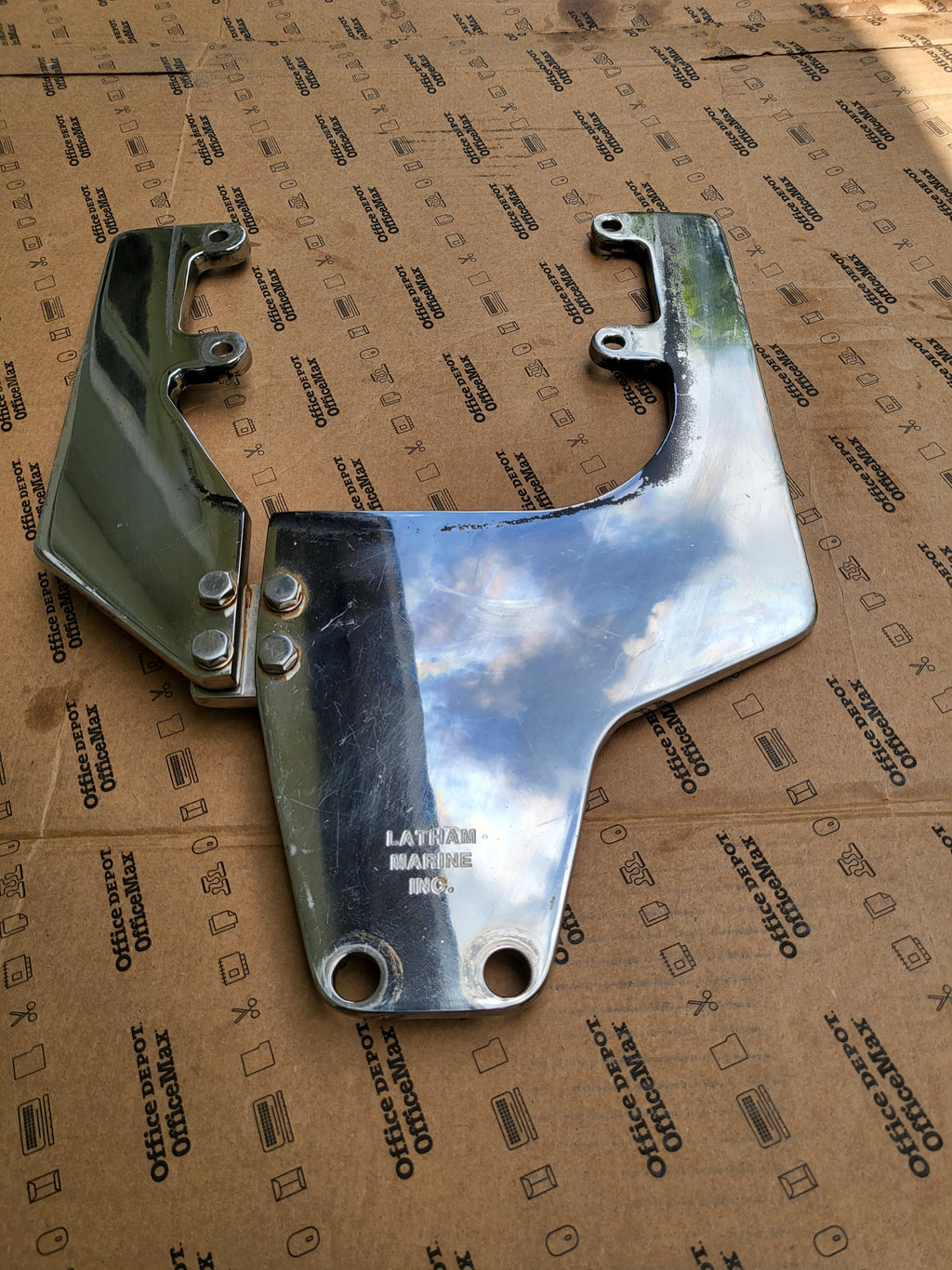 Merc 3 Litre 250 Wing Plate Center Engine