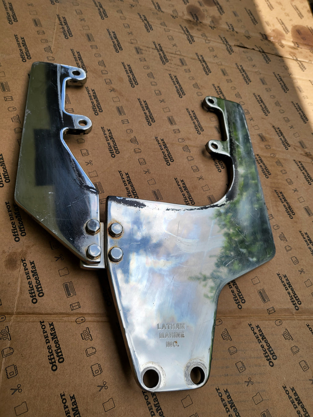 Merc 3 Litre 250 Wing Plate Center Engine