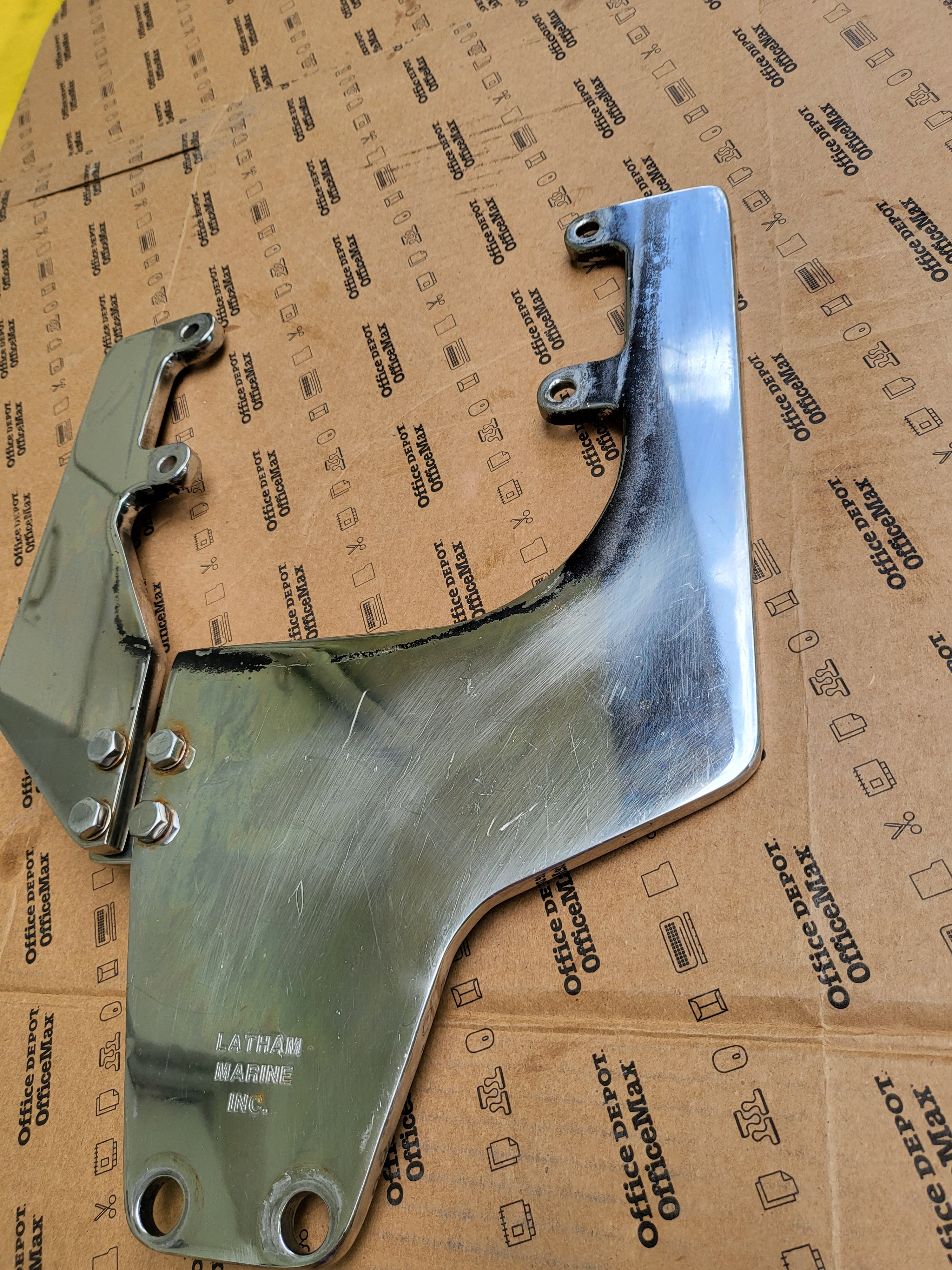 Merc 3 Litre 250 Wing Plate Center Engine