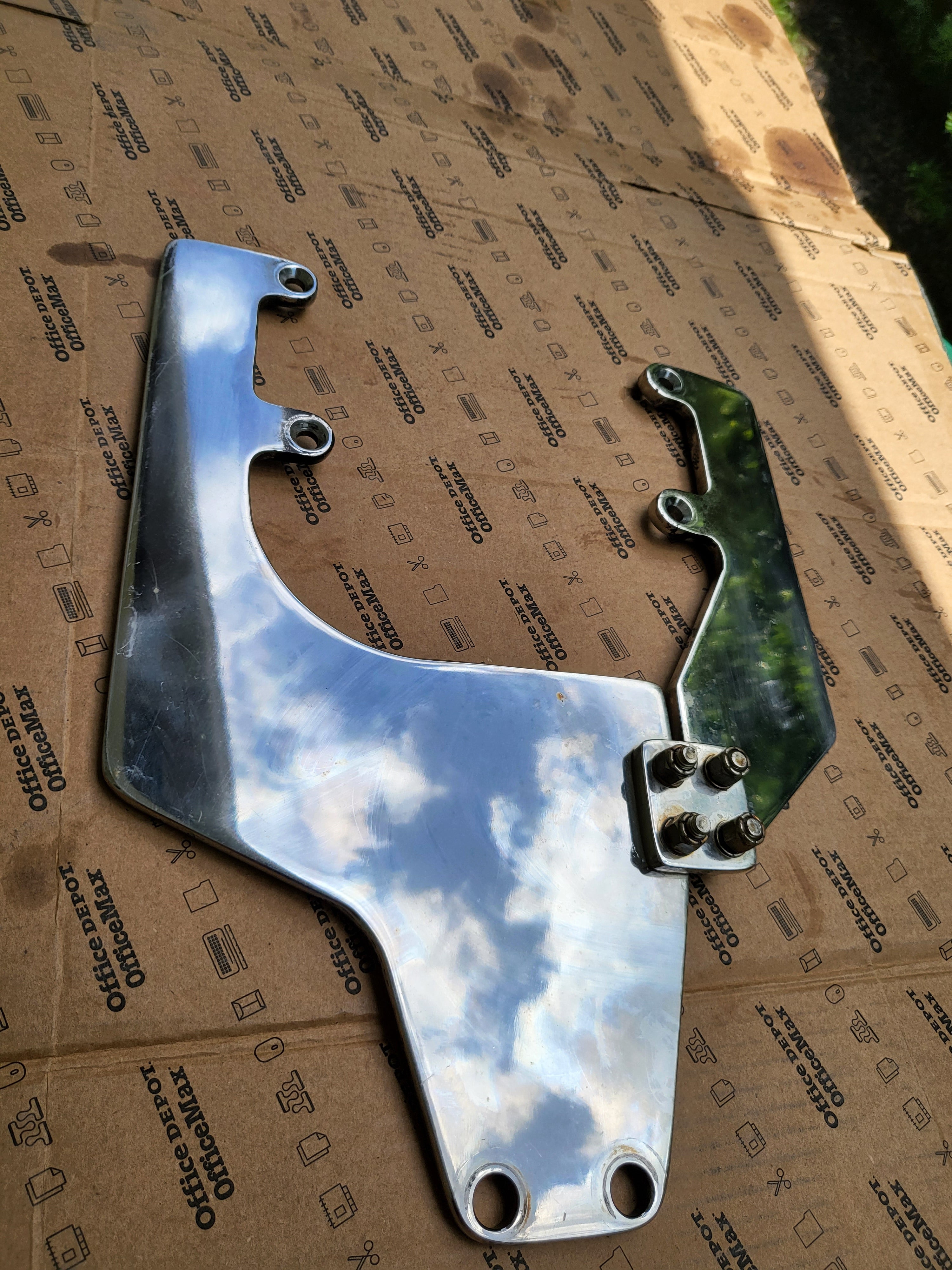 Merc 3 Litre 250 Wing Plate Center Engine